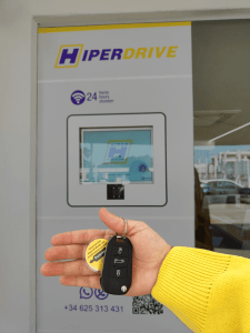 MALLORCA AIRPORT - PICK UP YOUR KEYS